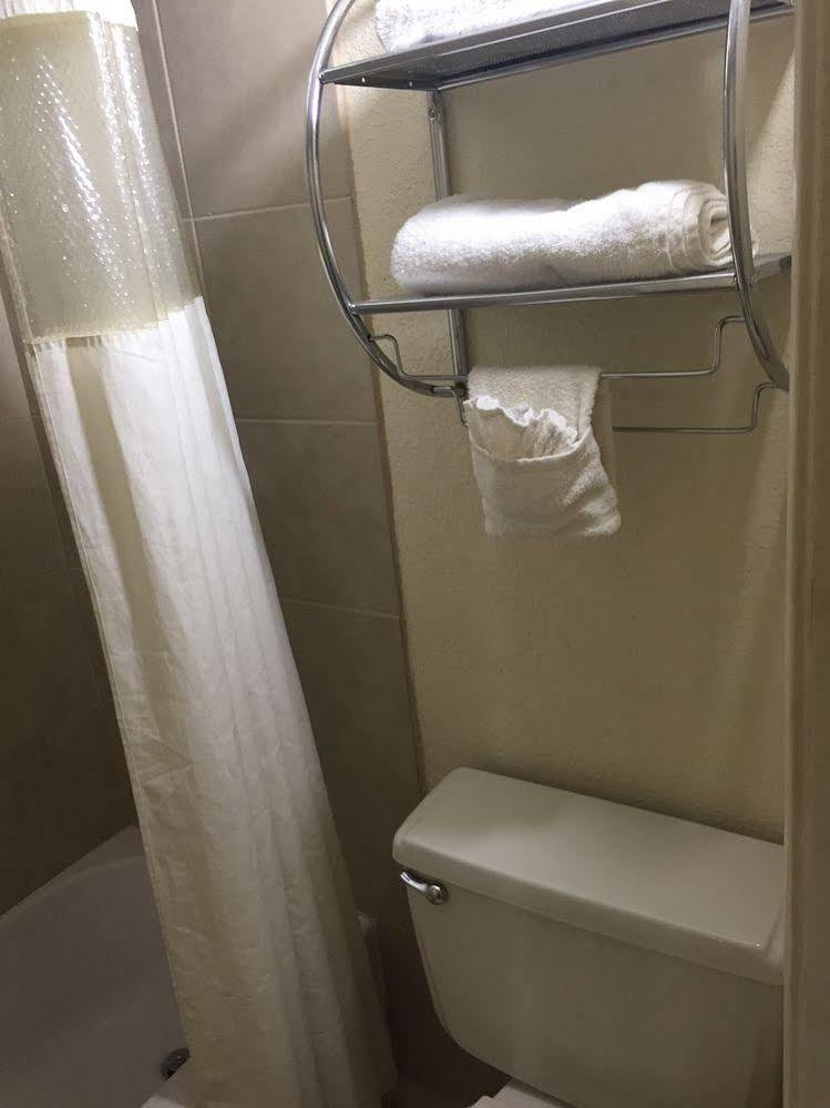 Days Inn By Wyndham Farmington Nm Εξωτερικό φωτογραφία